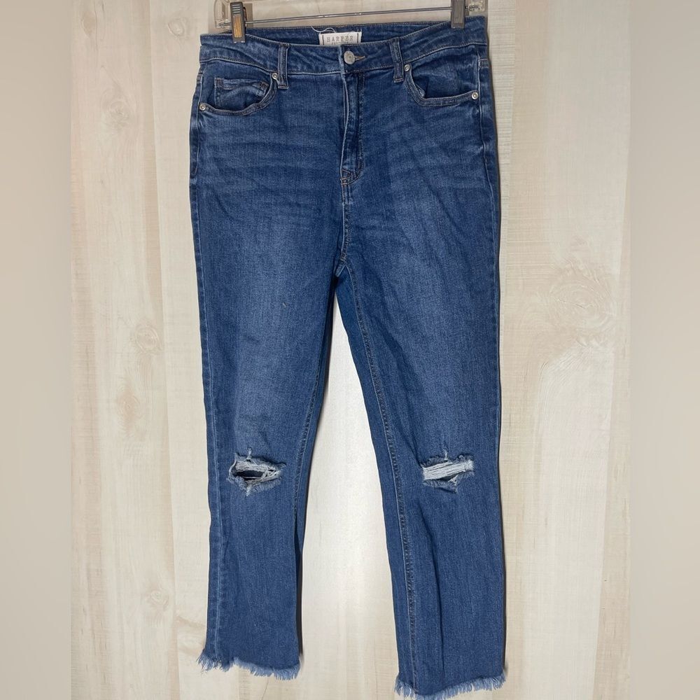 Harper heritage high rise straight jeans size 30 distressed at knee‎ raw hem